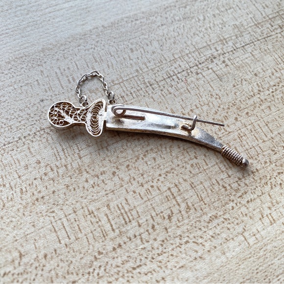 Kanjar pin from Oman, silver - Picture 2 of 4